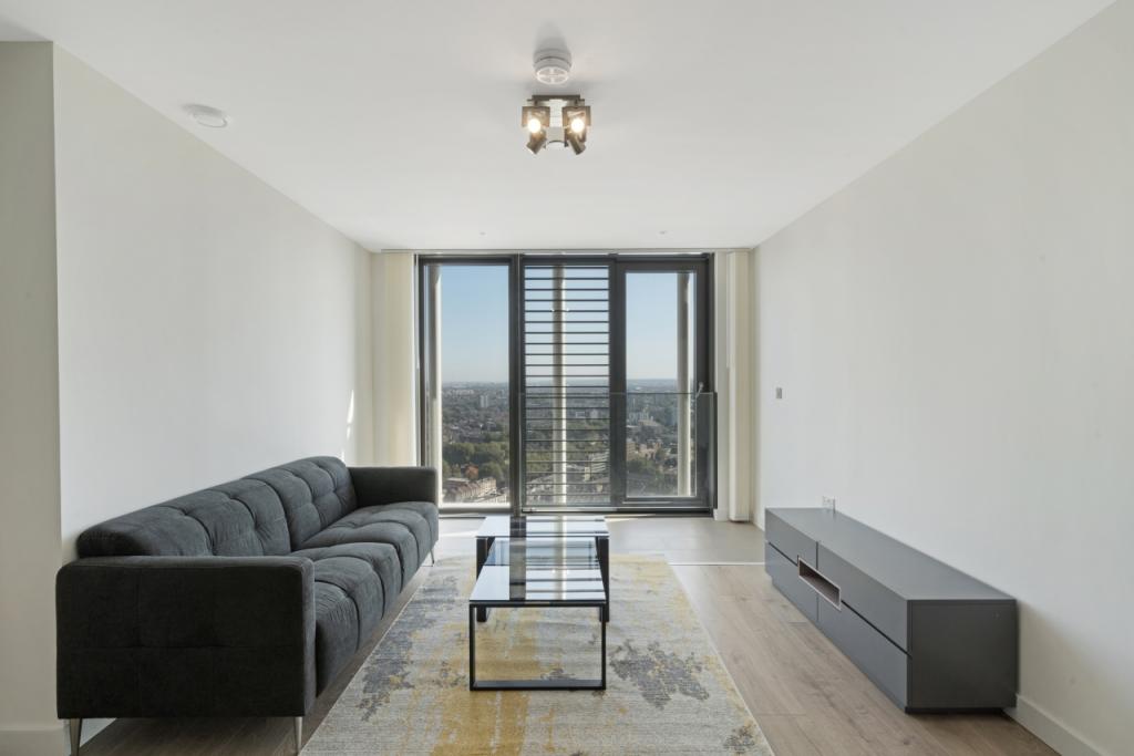 Stratosphere Tower – 1 Bedroom Apartment To Let – £2,491 pcm – 570 sq ftv