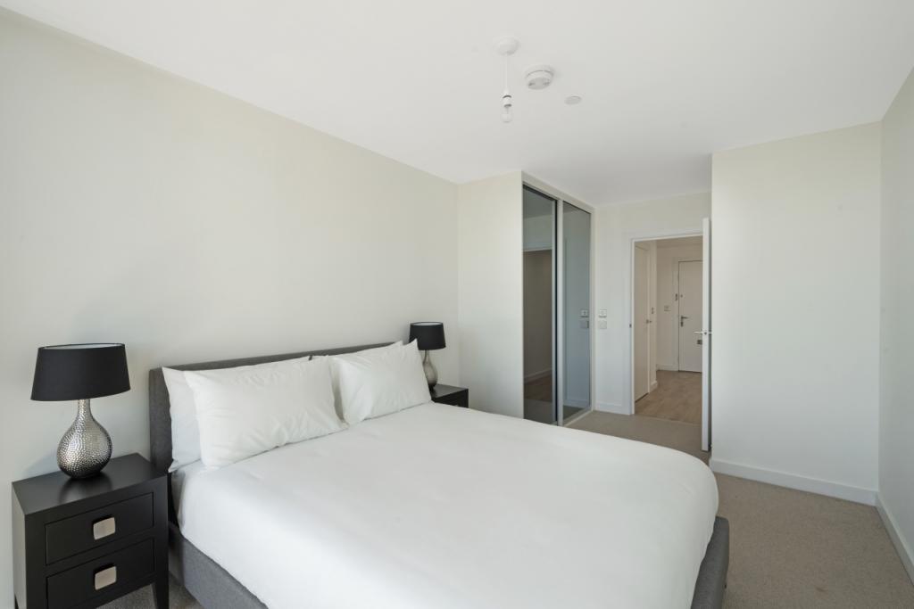 Stratosphere Tower – 1 Bedroom Apartment To Let – £2,491 pcm – 570 sq ftv