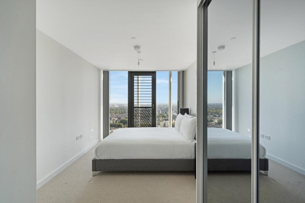 Stratosphere Tower – 1 Bedroom Apartment To Let – £2,491 pcm – 570 sq ftv