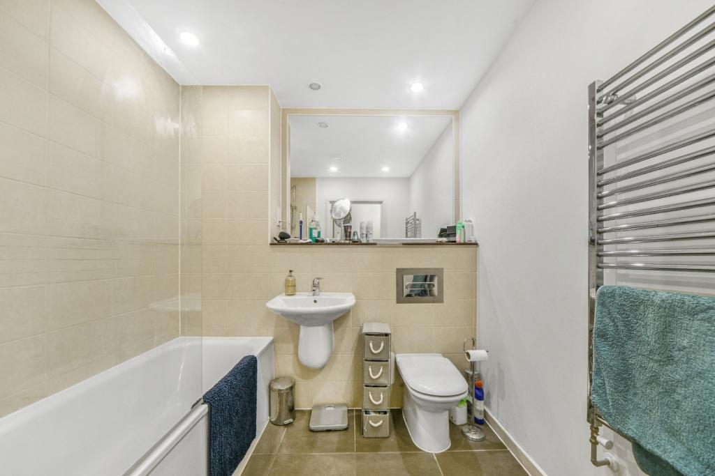 Atrium Heights – 1 Bedroom Apartment To Let – £2,200pcm – 570 sq ft