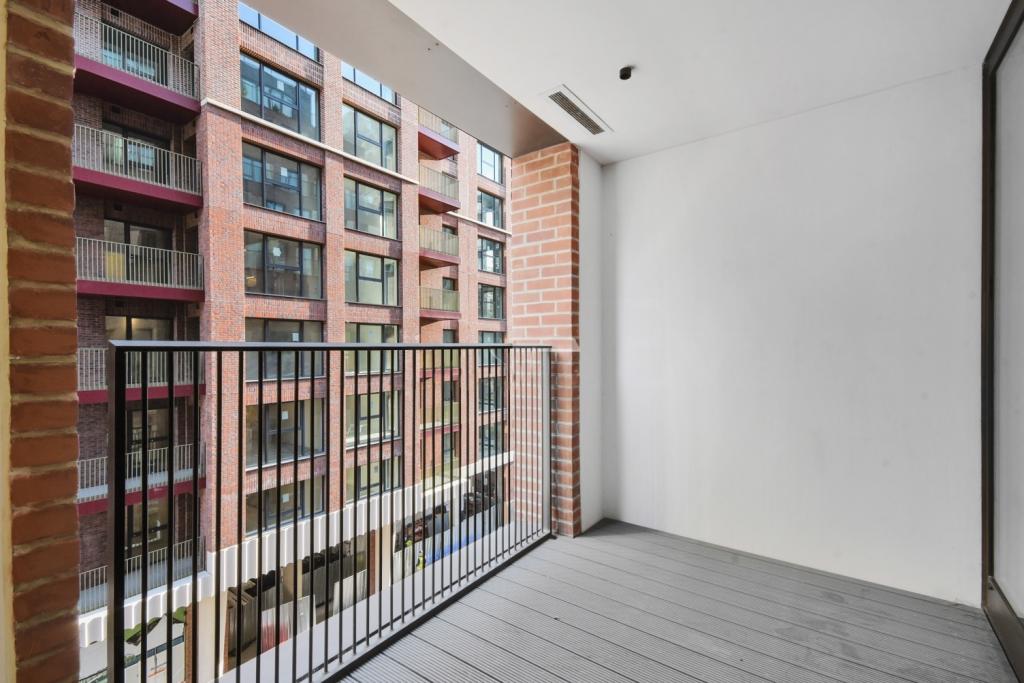 Luxury One-Bedroom Apartment to Rent – Levy Building, Elephant Park