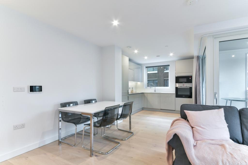Walton Heights, Elephant Park, Walworth Road, Elephant & Castle, London, SE17 – £3,250pcm