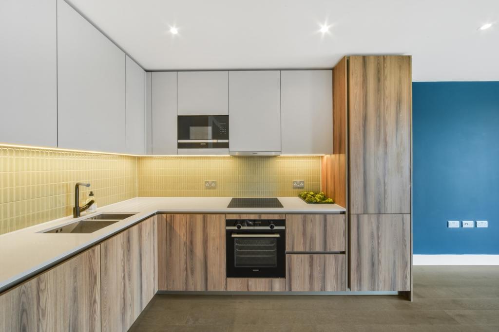 Park & Sayer, Elephant & Castle, London, SE17 – 1 Bedroom Apartment – £2,800pcm