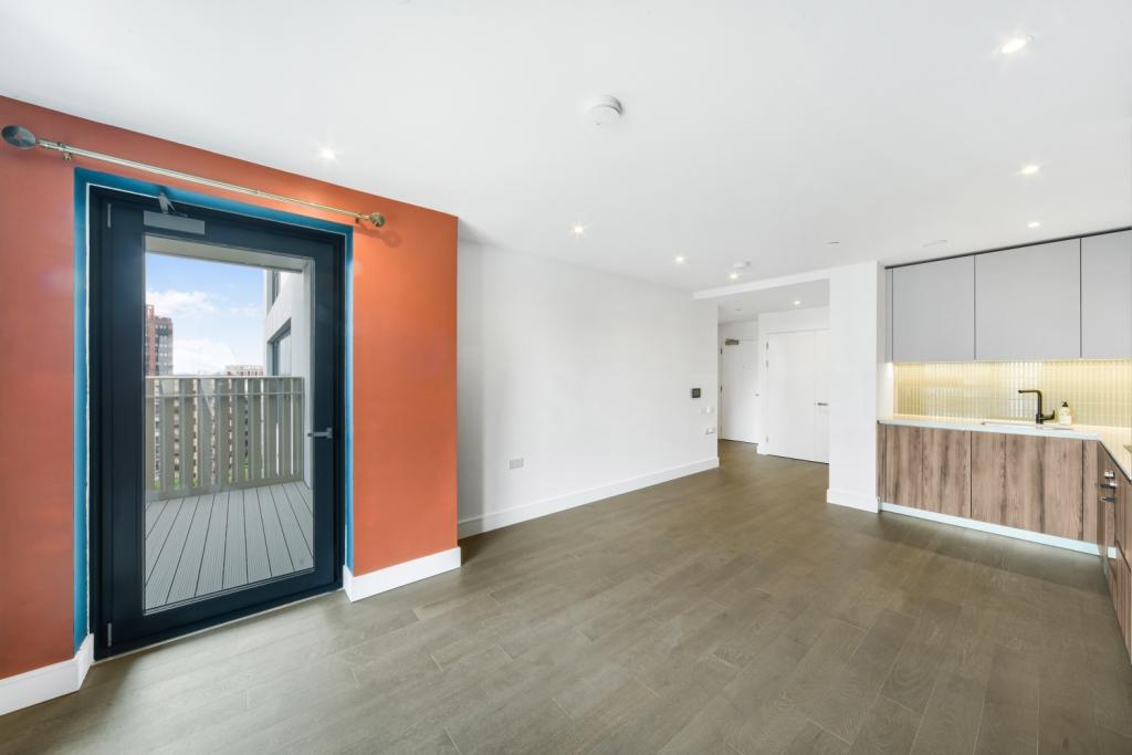 Park & Sayer, Elephant & Castle, London, SE17 – 1 Bedroom Apartment – £2,800pcm