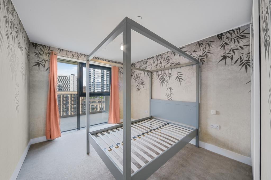 Park & Sayer, Elephant & Castle, London, SE17 – 1 Bedroom Apartment – £2,800pcm