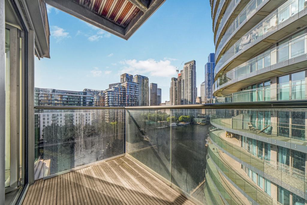 Baltimore Wharf, Canary Wharf, London, E14 – 2 Bedroom Apartment – £3,185pcm