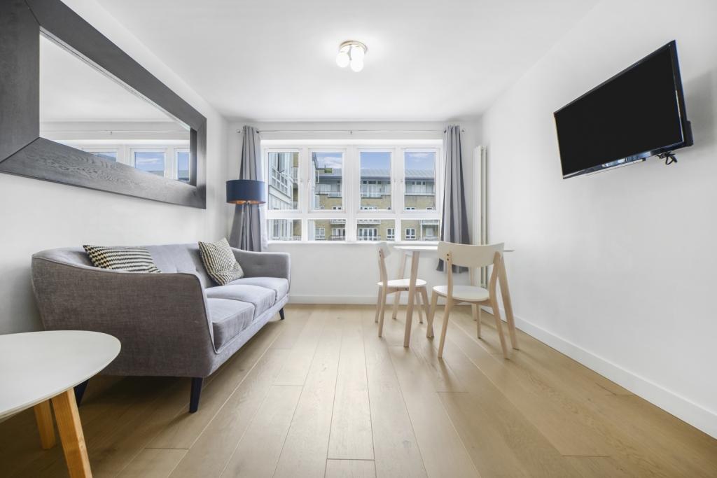 St Davids Square, Isle of Dogs, London, E14 – Riverside One Bedroom Apartment