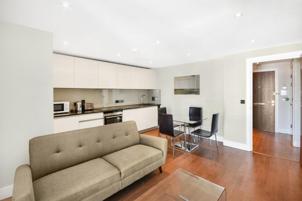 Modern 1 Bedroom Apartment – Whitechapel High Street, Aldgate, London, E1