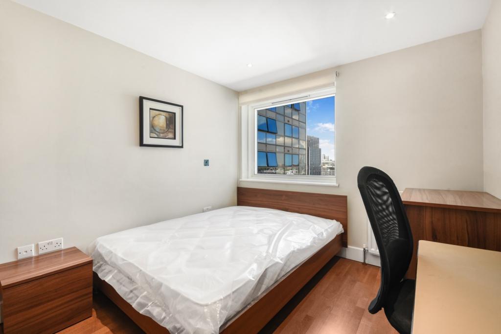 Modern 1 Bedroom Apartment – Whitechapel High Street, Aldgate, London, E1