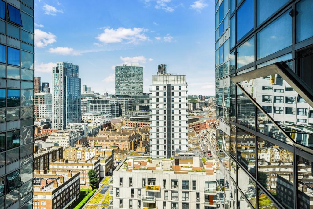 Modern 1 Bedroom Apartment – Whitechapel High Street, Aldgate, London, E1