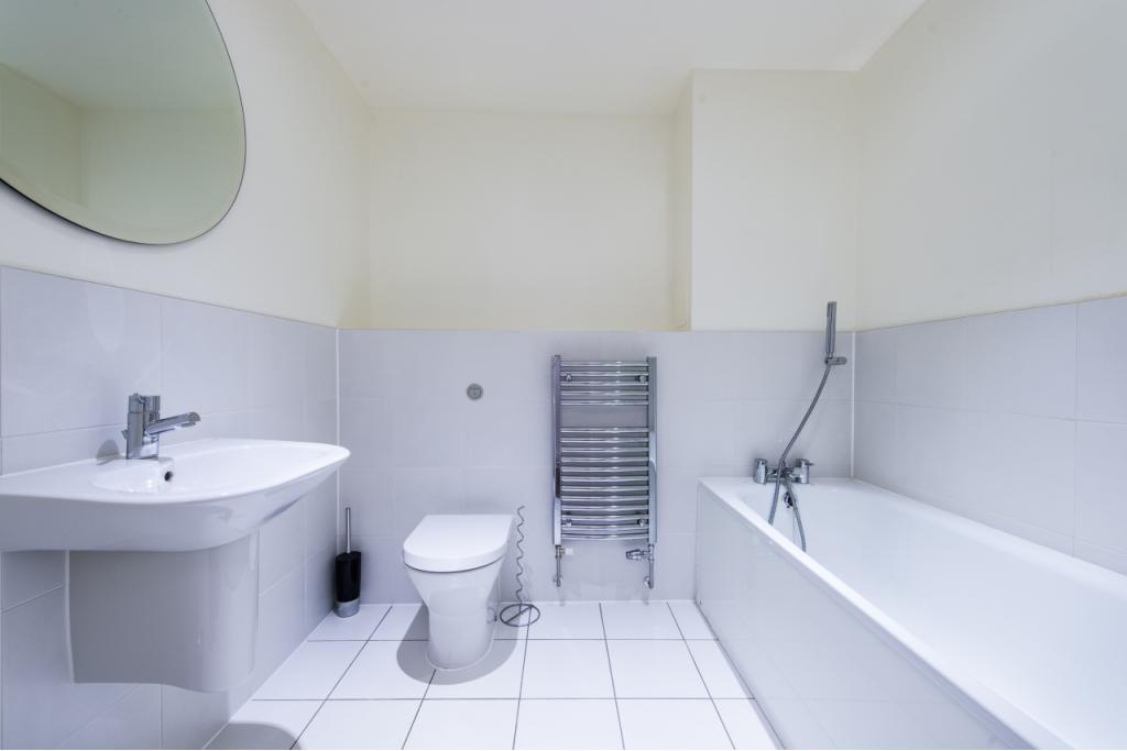 Modern 2-Bedroom Apartment for Rent – New Festival Avenue, Poplar, London, E14