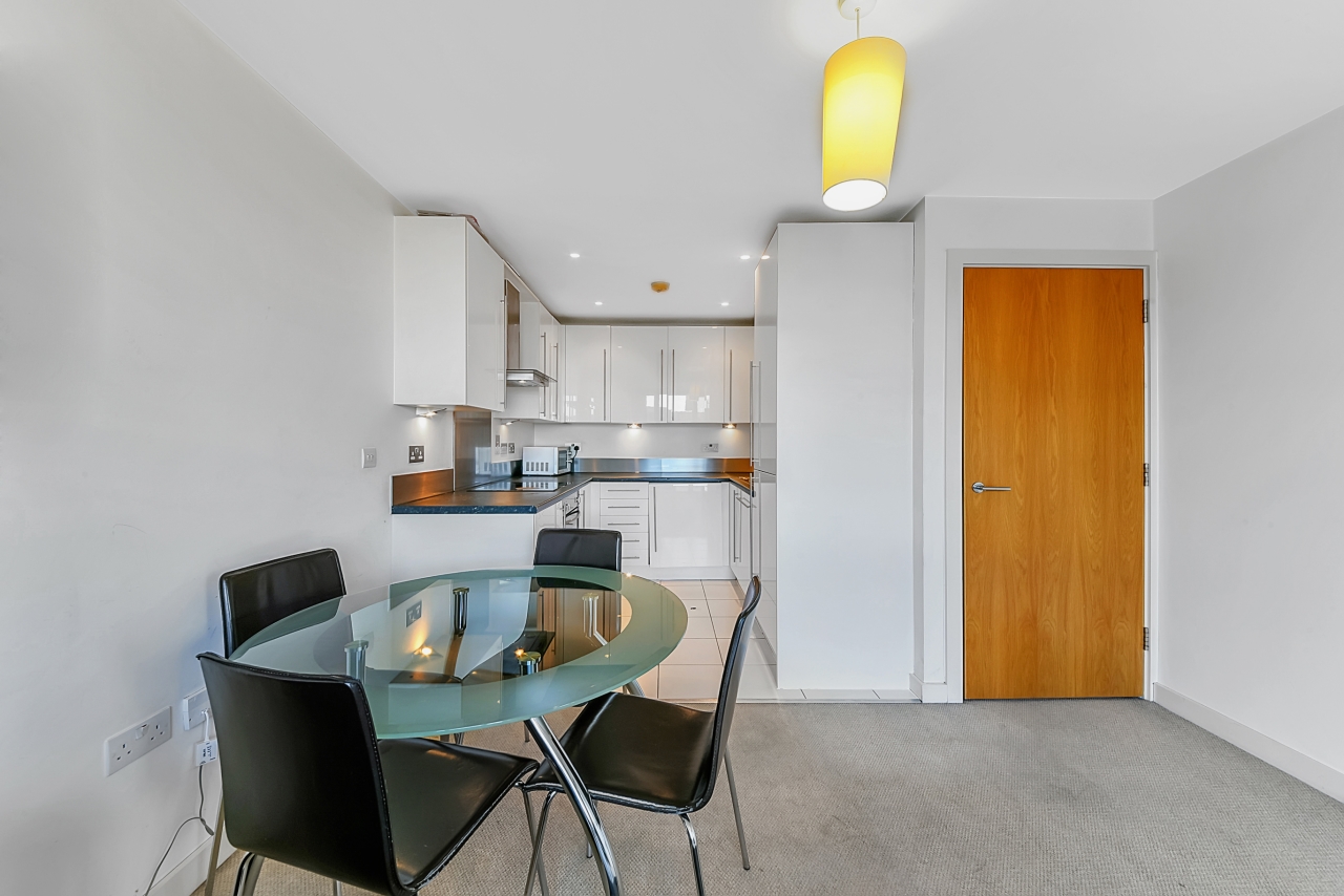 Luxury One Bedroom Apartment – 1 Bedroom, 1 Bathroom – Hallsville Road, Canning Town, London