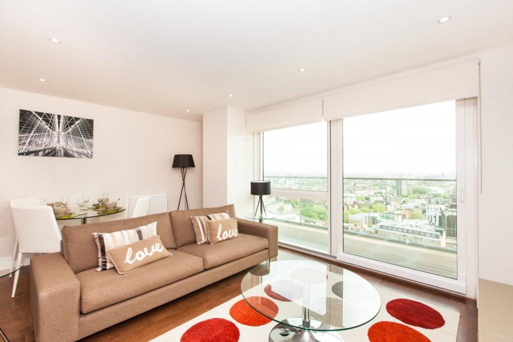 Luxury Two Bedroom, Two Bathroom Sub Penthouse Apartment with Secure Parking –