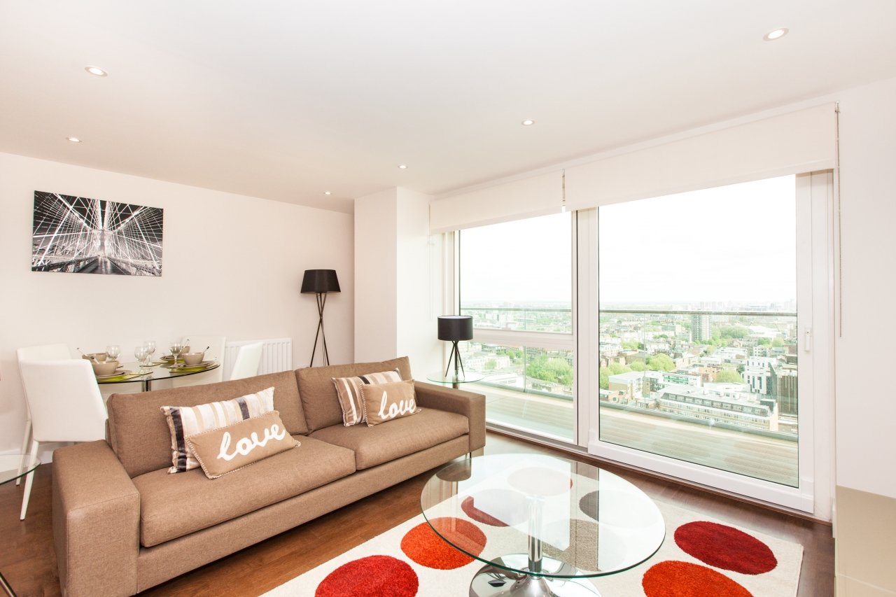 Luxury Two Bedroom, Two Bathroom Sub Penthouse Apartment with Secure Parking –