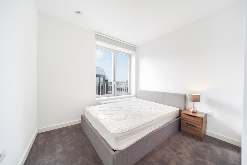 Luxury Two Bedroom, Two Bathroom Apartment with Balcony – Goodluck Hope Walk, Orchard Place, Poplar