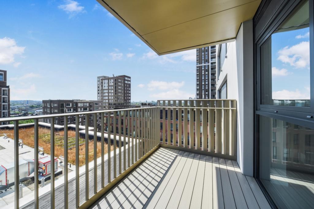Brand-New One-Bedroom Apartment with Balcony – Hewson Way, Elephant and Castle, London, SE17