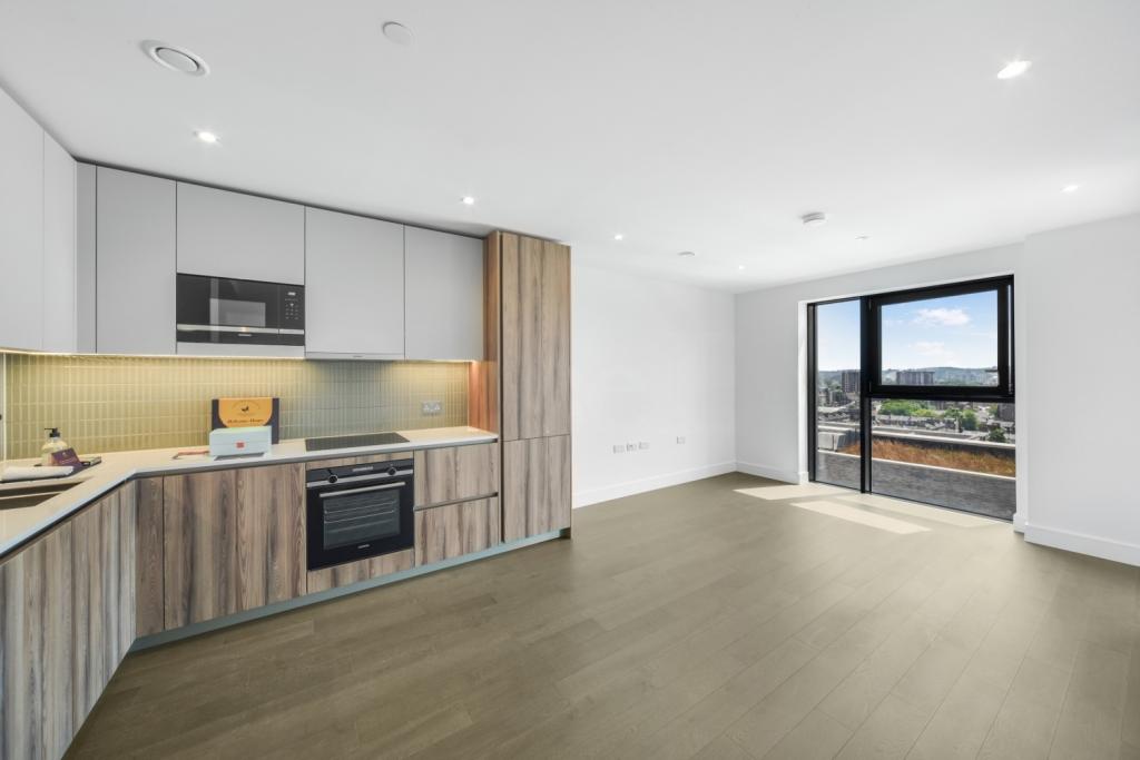 Brand-New One-Bedroom Apartment with Balcony – Hewson Way, Elephant and Castle, London, SE17
