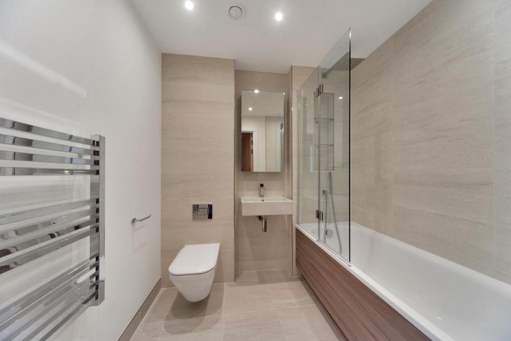 Spacious One-Bedroom Apartment with Private Balcony in Colindale Gardens, London NW9