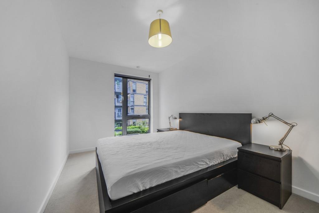 Modern Two-Bedroom, Two-Bathroom Apartment – Lindfield Street, Poplar, London E14