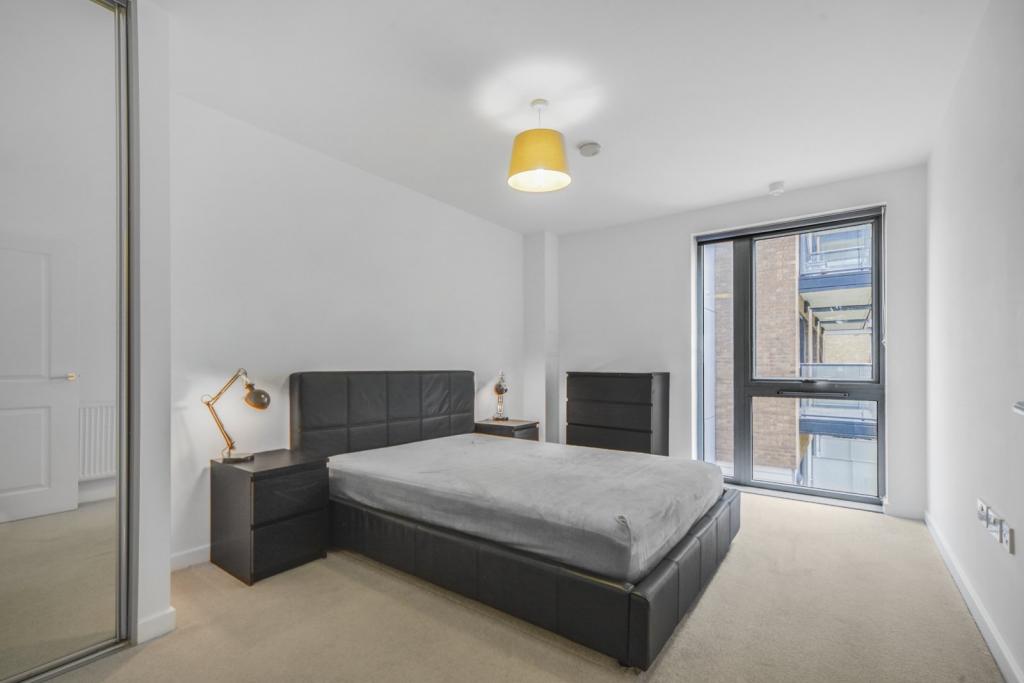 Modern Two-Bedroom, Two-Bathroom Apartment – Lindfield Street, Poplar, London E14