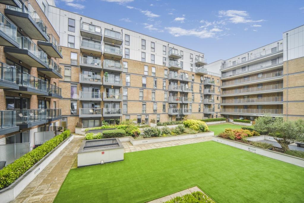 Modern Two-Bedroom, Two-Bathroom Apartment – Lindfield Street, Poplar, London E14