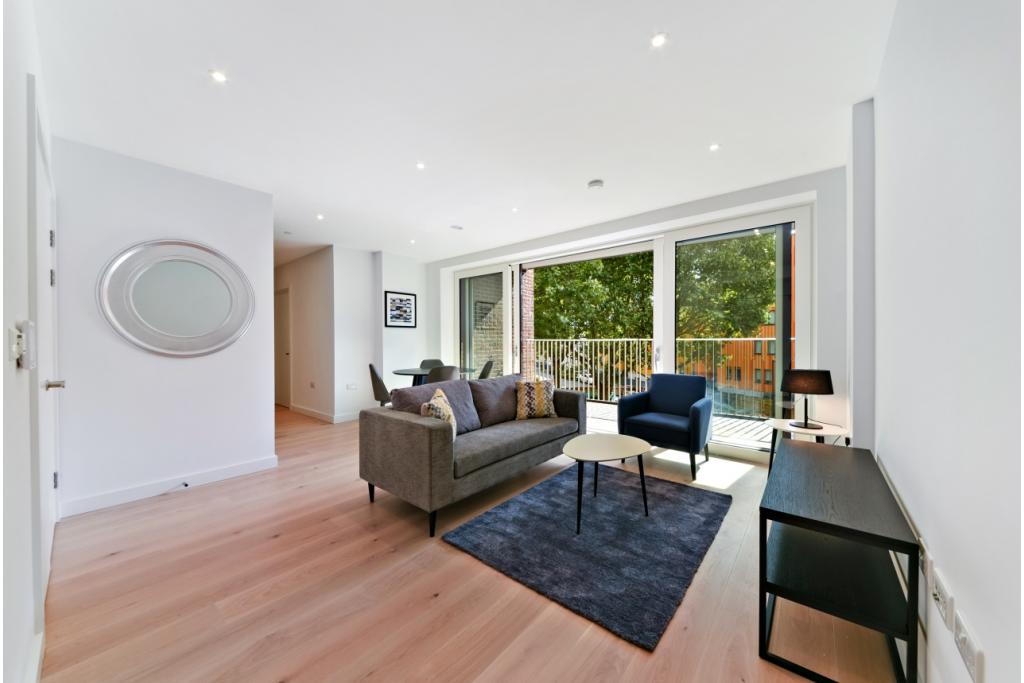 Luxury Two-Bedroom Apartment at Walworth Square, Elephant & Castle, London SE17