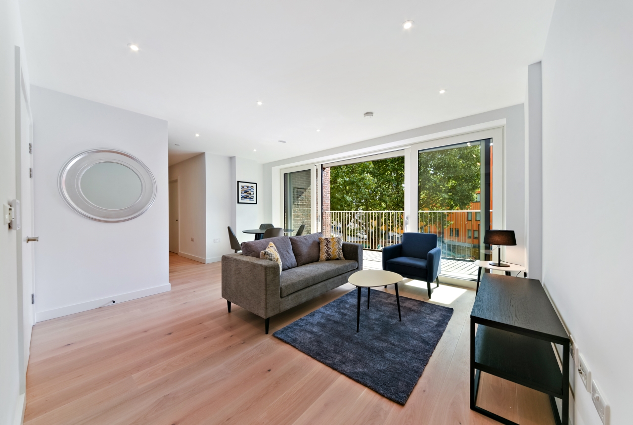 Luxury Two-Bedroom Apartment at Walworth Square, Elephant & Castle, London SE17