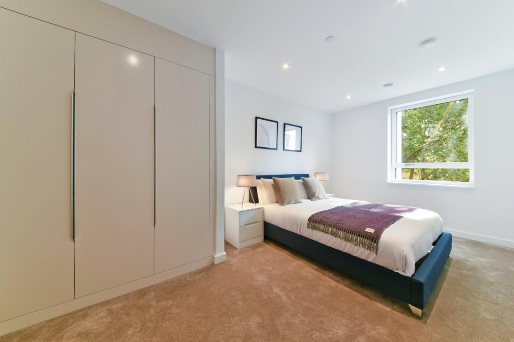 Luxury Two-Bedroom Apartment at Walworth Square, Elephant & Castle, London SE17