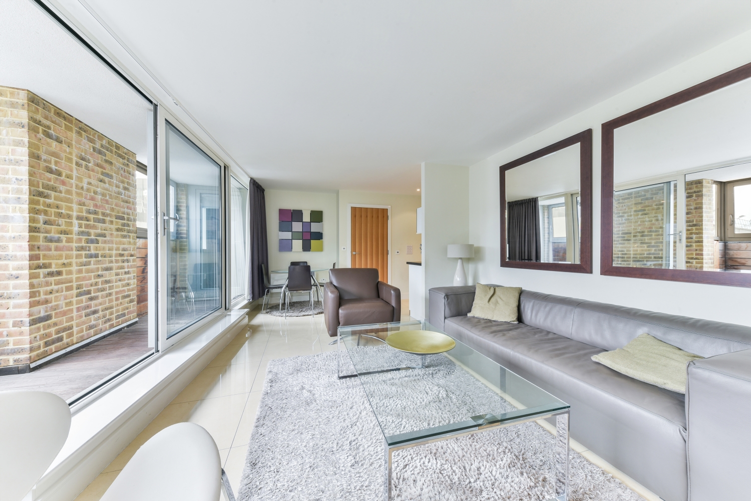 One Bedroom Apartment with Private Balcony – £2,296pcm – Tower Bridge, London SE16