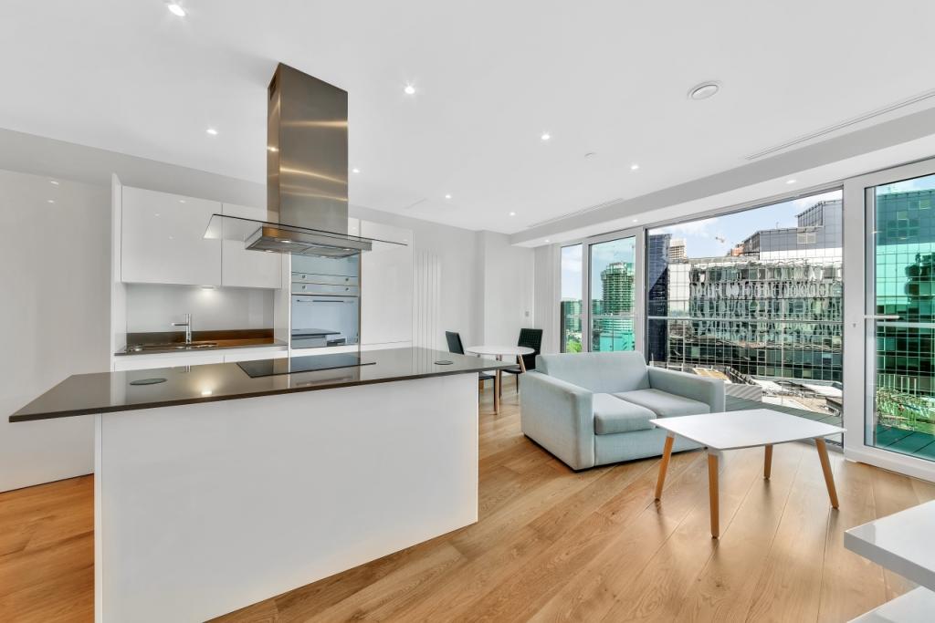 Luxury One Bedroom Apartment – 547 sq ft – £2,600pcm – Crossharbour Plaza, London E14