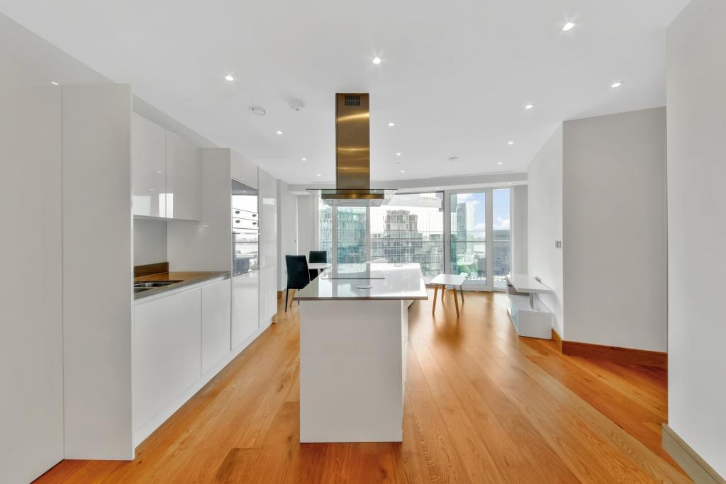 Luxury One Bedroom Apartment – 547 sq ft – £2,600pcm – Crossharbour Plaza, London E14