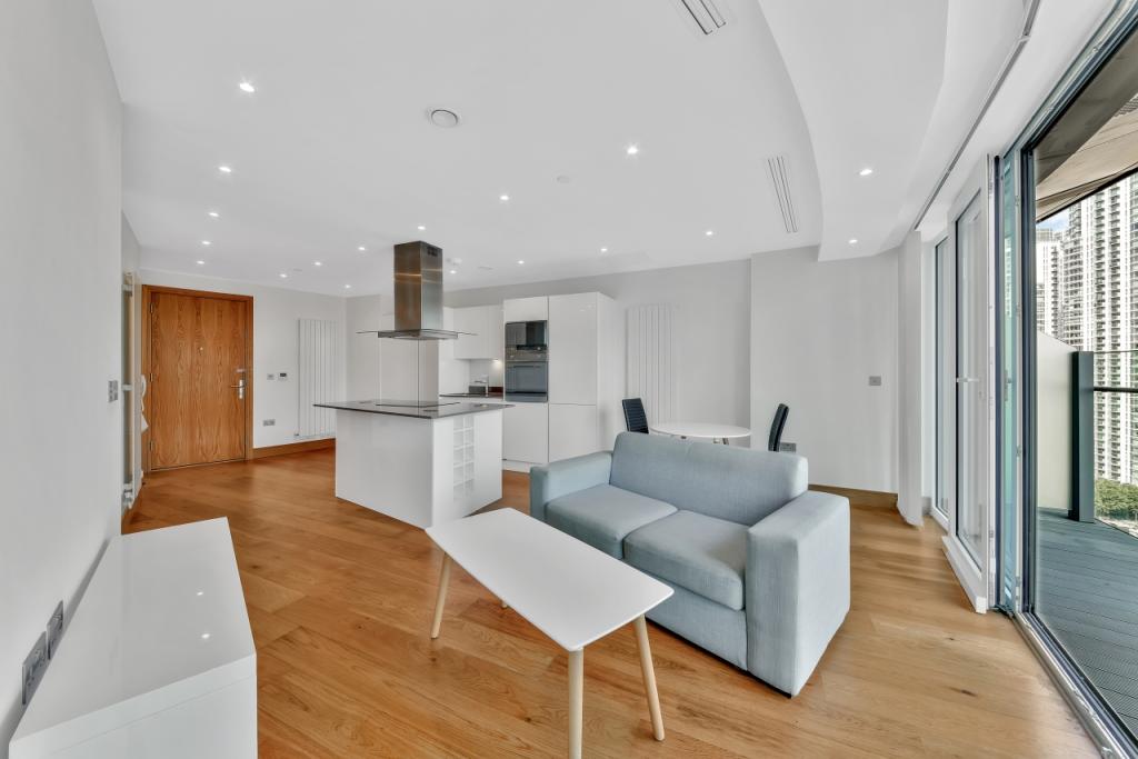 Luxury One Bedroom Apartment – 547 sq ft – £2,600pcm – Crossharbour Plaza, London E14