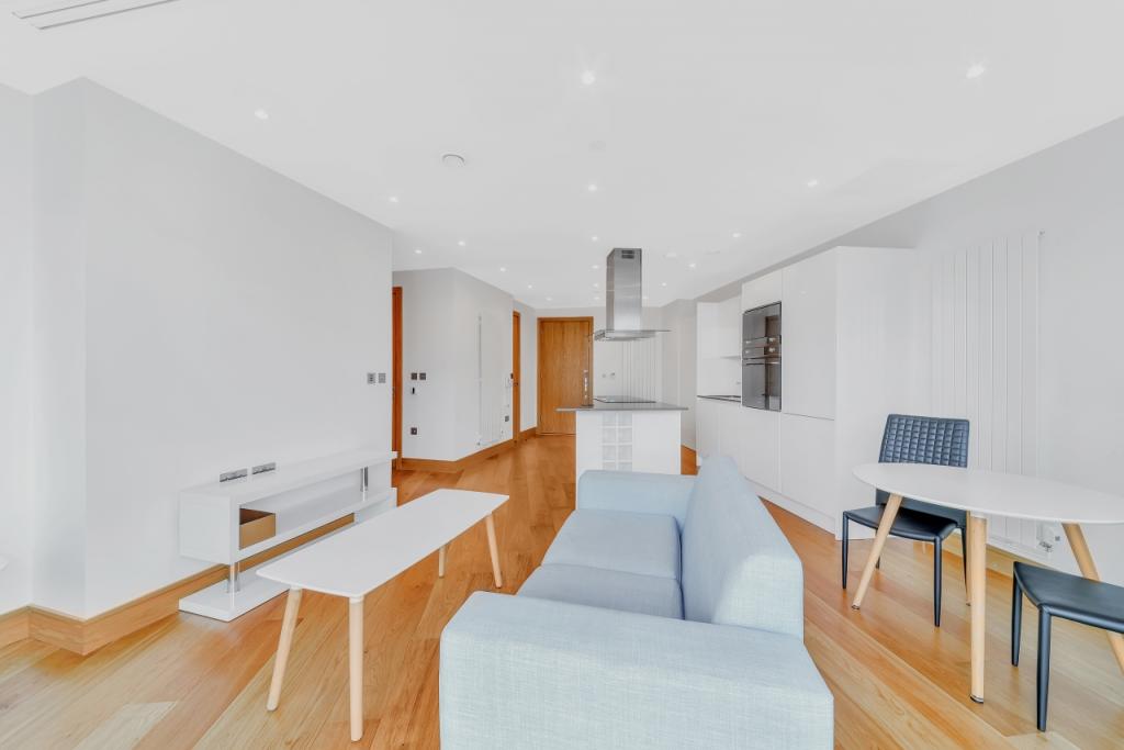 Luxury One Bedroom Apartment – 547 sq ft – £2,600pcm – Crossharbour Plaza, London E14