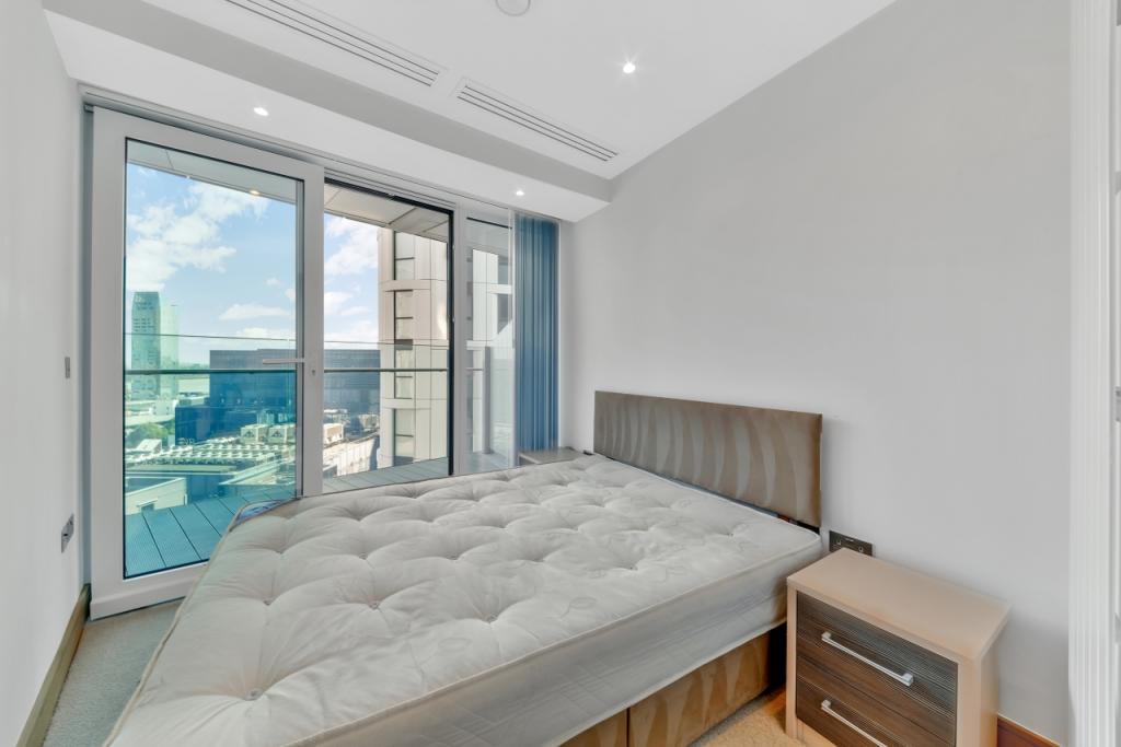 Luxury One Bedroom Apartment – 547 sq ft – £2,600pcm – Crossharbour Plaza, London E14
