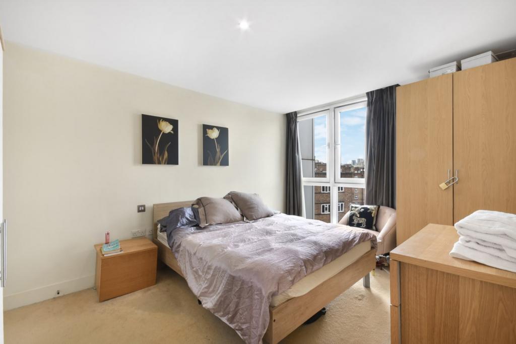 Spacious Two-Bedroom Apartment with Dual-Aspect Views – Empire Square, Southwark