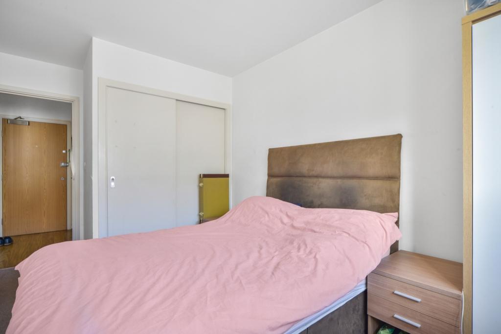 Modern One-Bedroom Apartment with Private Balcony – Arboretum Place, Barking Central, Barking