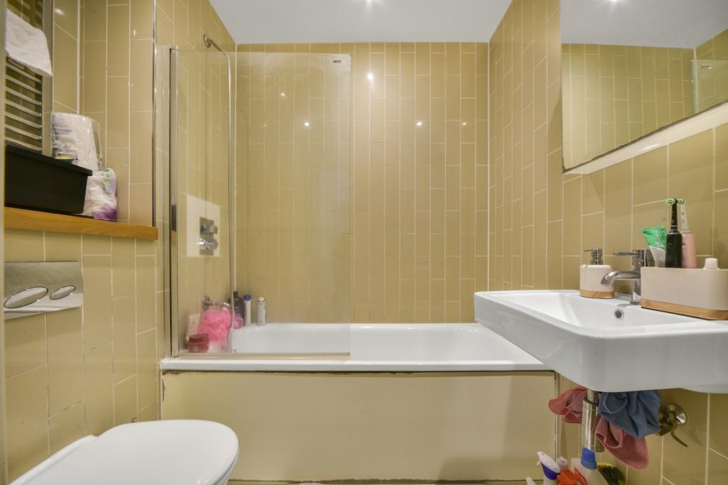 Modern One-Bedroom Apartment with Private Balcony – Arboretum Place, Barking Central, Barking