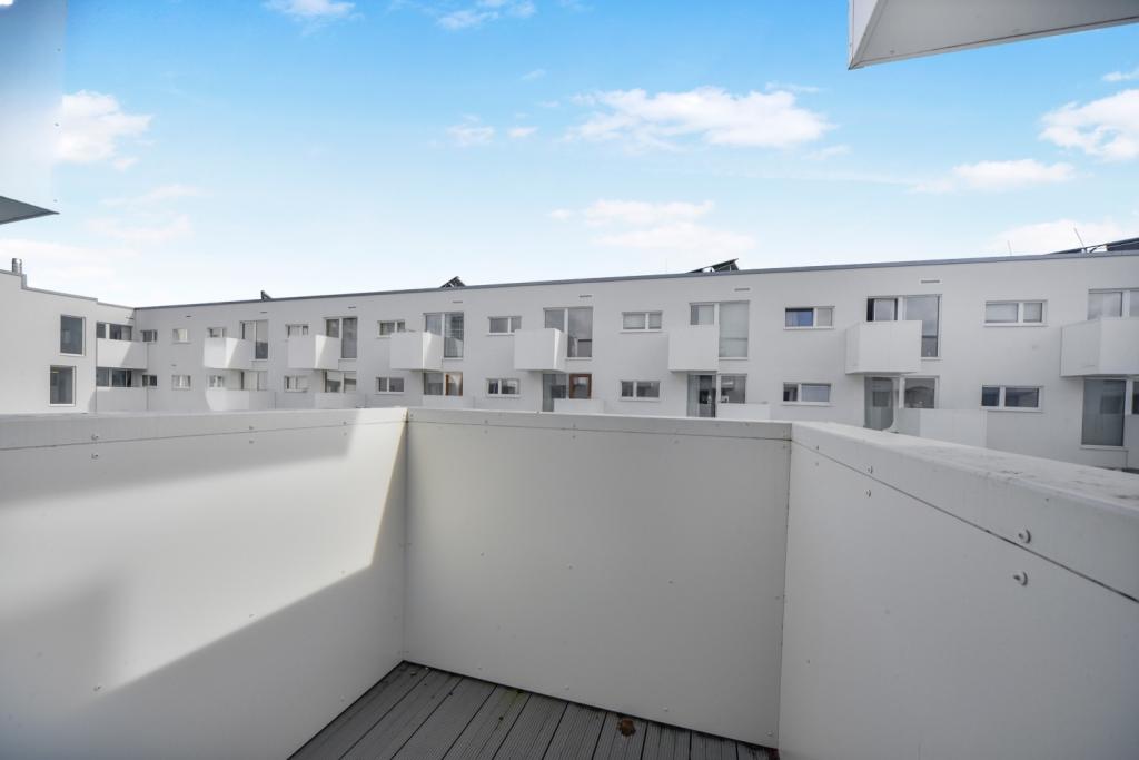 Modern One-Bedroom Apartment with Private Balcony – Arboretum Place, Barking Central, Barking