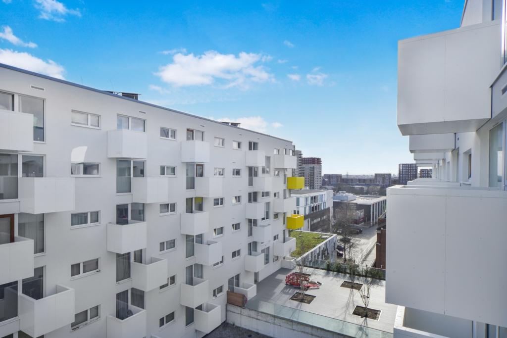 Modern One-Bedroom Apartment with Private Balcony – Arboretum Place, Barking Central, Barking