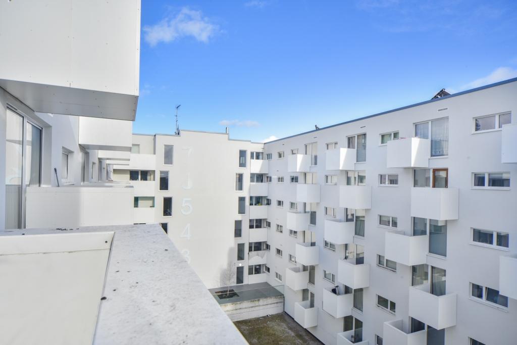 Modern One-Bedroom Apartment with Private Balcony – Arboretum Place, Barking Central, Barking