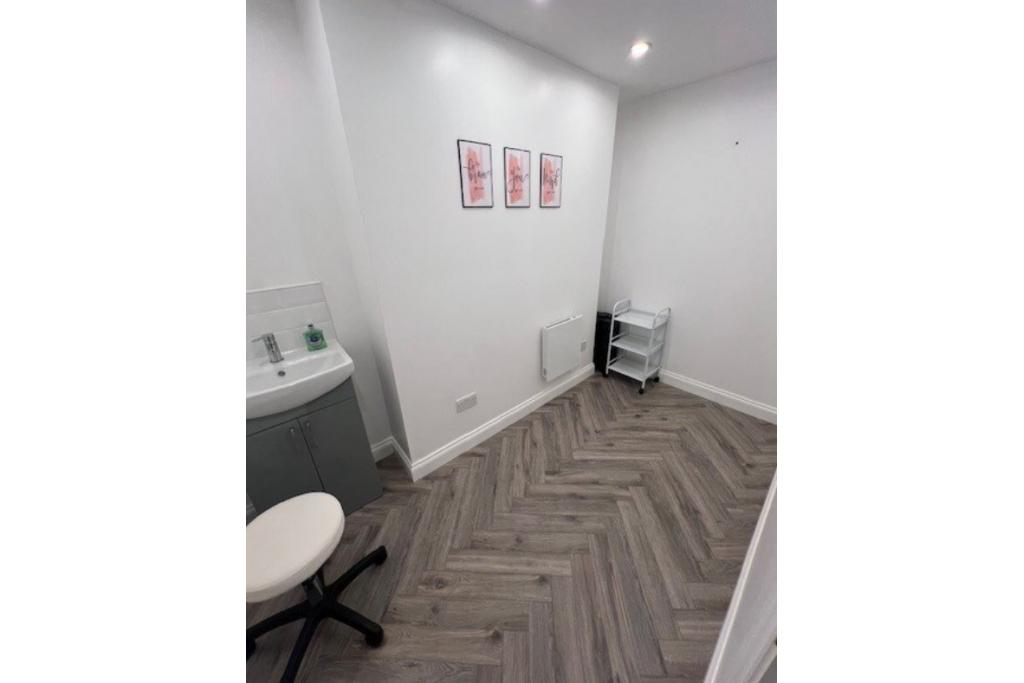Prime Retail Opportunity on Boundary Road, NW8