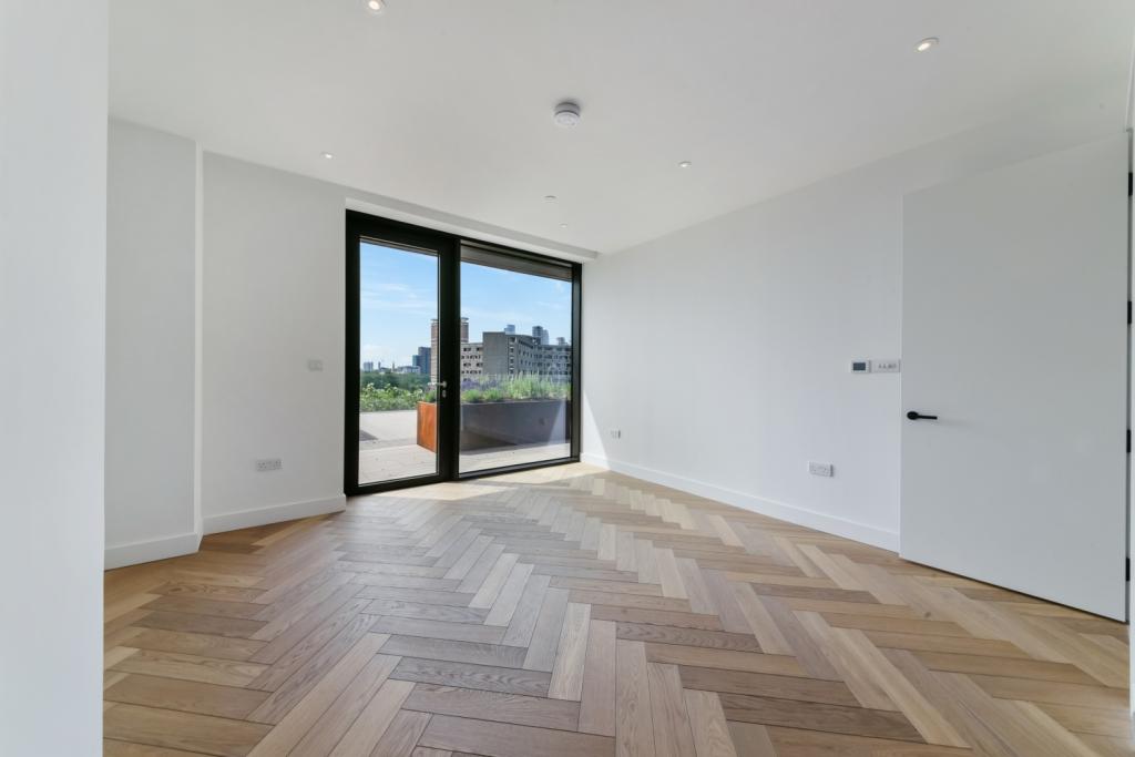 Modern One Bedroom Apartment with Private Terrace in Hoxton, London E2 – £2,968pcm