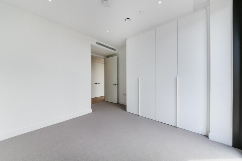 Modern One Bedroom Apartment with Private Terrace in Hoxton, London E2 – £2,968pcm