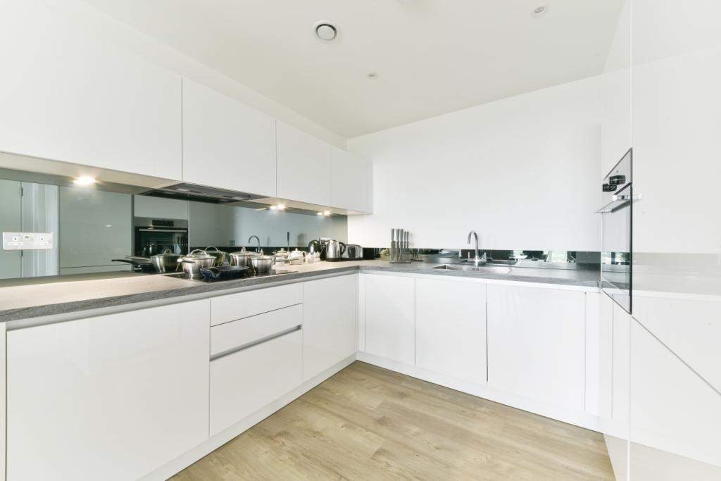Modern Two-Bedroom, Two-Bathroom Apartment with Balcony in London Square Staines – £1,993pcm