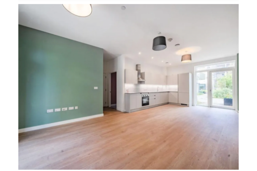 Three Bedroom Apartment To Let – Barking, London IG11 – £2,300pcm