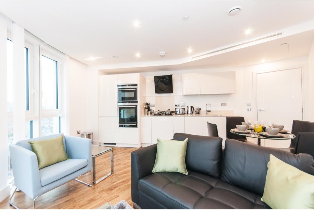 Modern One-Bedroom Apartment – Altitude Point, Aldgate, London, E1