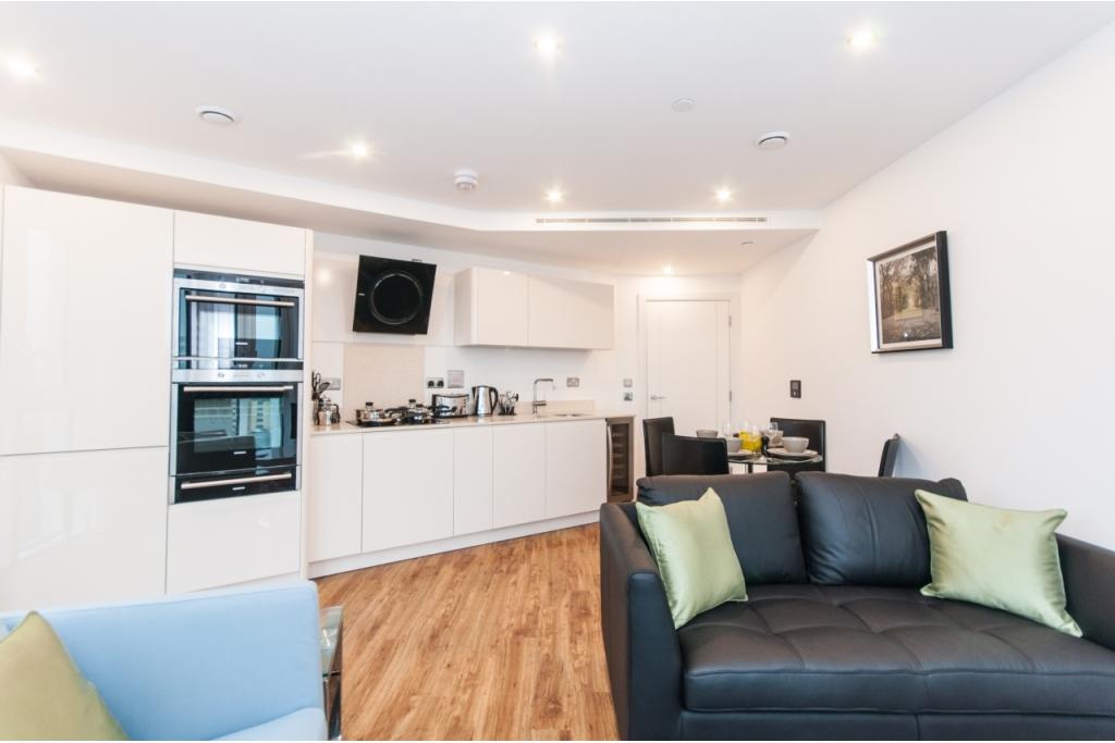 Modern One-Bedroom Apartment – Altitude Point, Aldgate, London, E1