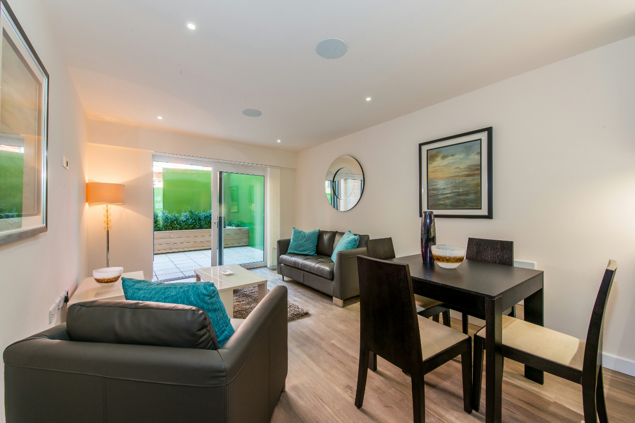 Modern One-Bedroom Apartment – Beaufort Park, Colindale, London, NW9