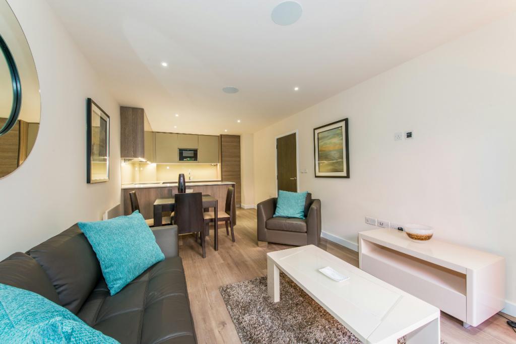 Modern One-Bedroom Apartment – Beaufort Park, Colindale, London, NW9