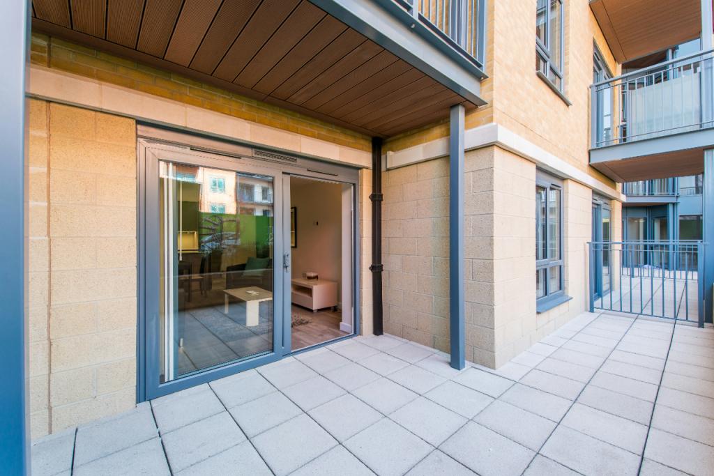 Modern One-Bedroom Apartment – Beaufort Park, Colindale, London, NW9